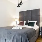Dreamstay - Trendy Rotermann Quarter With Balcony Lägenhet Tallinn